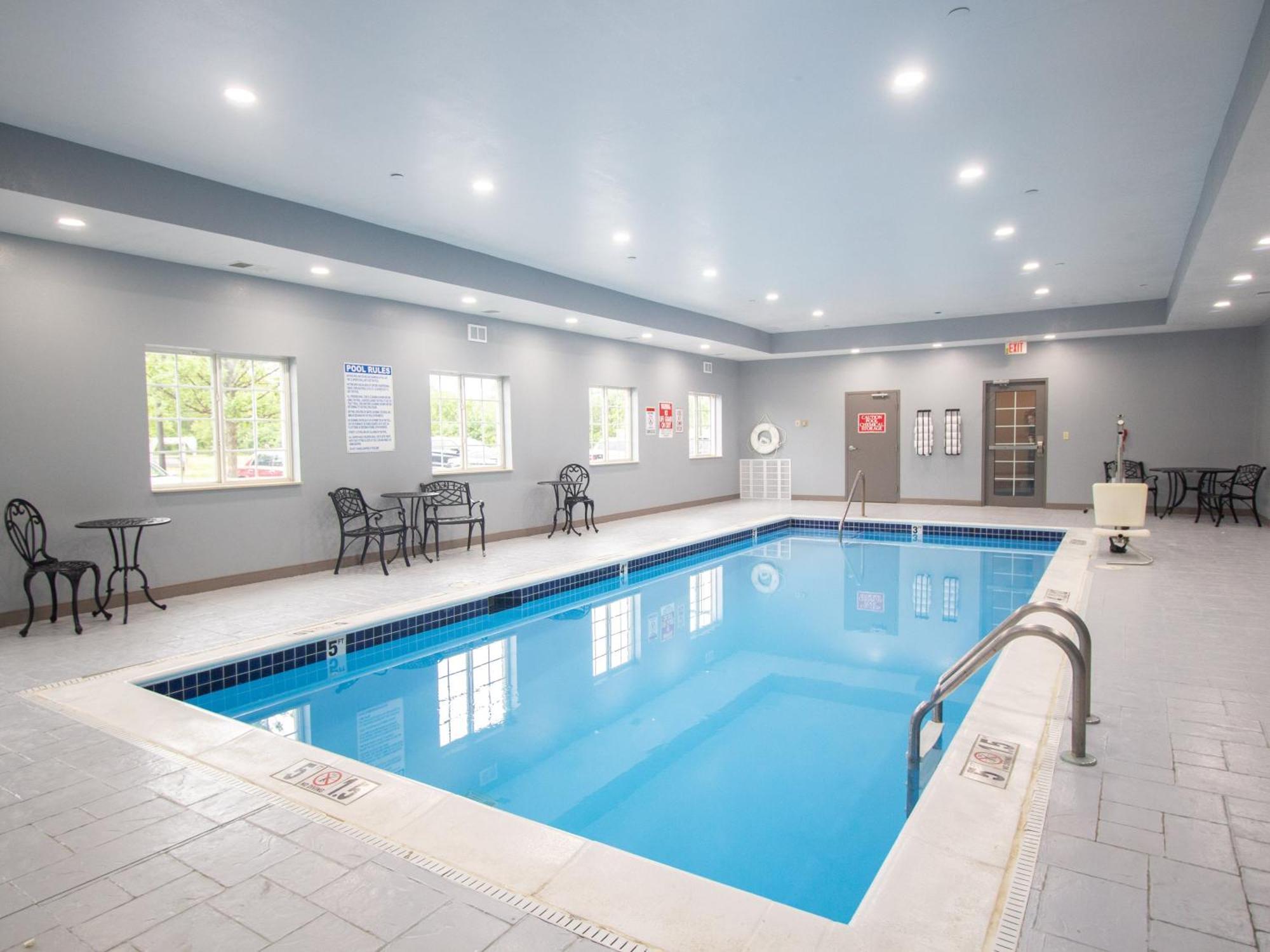 Candlewood Suites Louisville North By Ihg Кларксвілл Екстер'єр фото